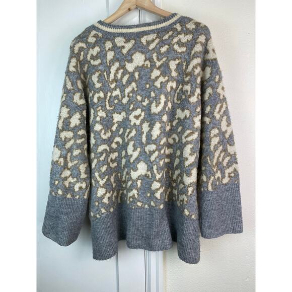 POL BST210 Size M Gray Cream Fuzzy Oversized Boho Pullover Sweater - Picture 3 of 6